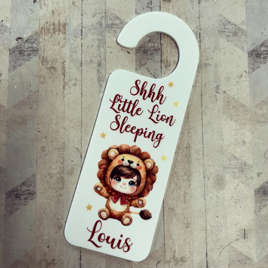 UV238 - UVDTF Door Hanger Personalised decal with optional Acrylic Door Hanger - Shhh Little Lion Sleeping - Olifantjie - Wooden - MDF - Lasercut - Blank - Craft - Kit - Mixed Media - UK