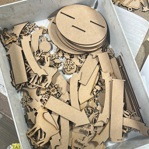 Sale  freestanding reindeer scene parts  makes Approx 8 sets lanterns not included BB37 - Olifantjie - Wooden - MDF - Lasercut - Blank - Craft - Kit - Mixed Media - UK