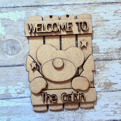 NO494 - MDF 2 Sizes Bear Cabin Welcome Plank Hanging Bauble - Olifantjie - Wooden - MDF - Lasercut - Blank - Craft - Kit - Mixed Media - UK