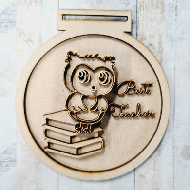 OL1496 - MDF Personalised owl and books medal - Olifantjie - Wooden - MDF - Lasercut - Blank - Craft - Kit - Mixed Media - UK